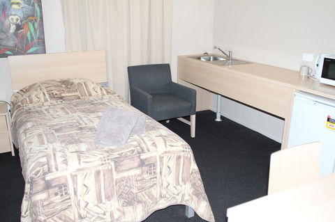 Mt Isa Irish Club Accommodation - Melbourne 4u 1