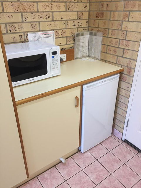 Mulga Country Motor Inn - Melbourne 4u 3