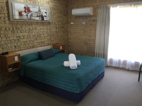Mulga Country Motor Inn - Melbourne 4u 1
