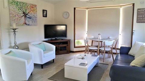 Must Love Dogs B&B & Self Contained Cottage - Accommodation Melbourne 3
