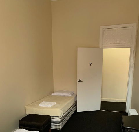 National Hotel Toowoomba - Accommodation Melbourne 1
