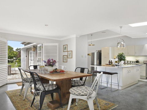 Nattai Lodge - House & Cottage In Beautiful Garden - Accommodation Melbourne 1