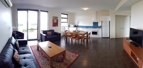 Cosy Corner Sea View Apartments - Accommodation Melbourne 4