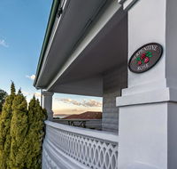 Serpentine Rose - Accommodation Melbourne