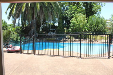 Jacaranda Hideaway Bed & Breakfast - Accommodation Melbourne 9