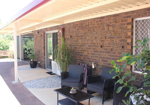 Jacaranda Hideaway Bed & Breakfast - Accommodation Melbourne 12