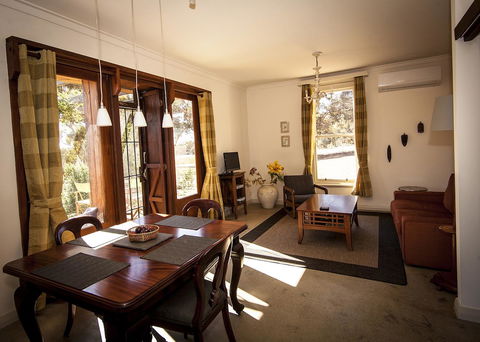 Hotham Ridge Estate - Melbourne 4u 28