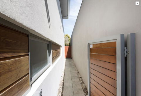 Adele's Luxury South Beach Apartment With King Bed - Accommodation Melbourne 22