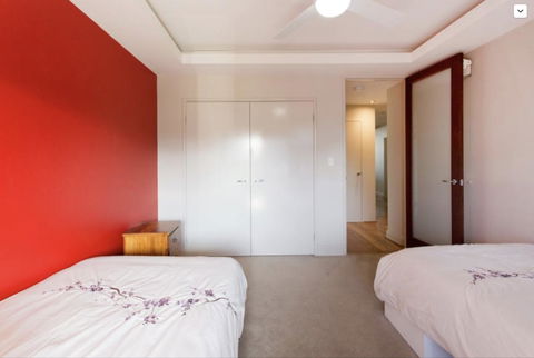 Adele's Luxury South Beach Apartment With King Bed - Accommodation Melbourne 8