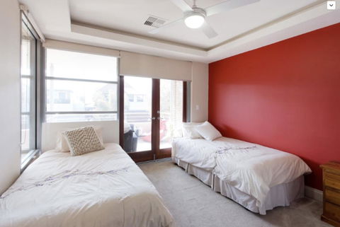 Adele's Luxury South Beach Apartment With King Bed - Accommodation Melbourne 7