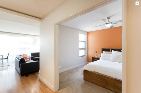 Adele's Luxury South Beach Apartment With King Bed - Accommodation Melbourne 4