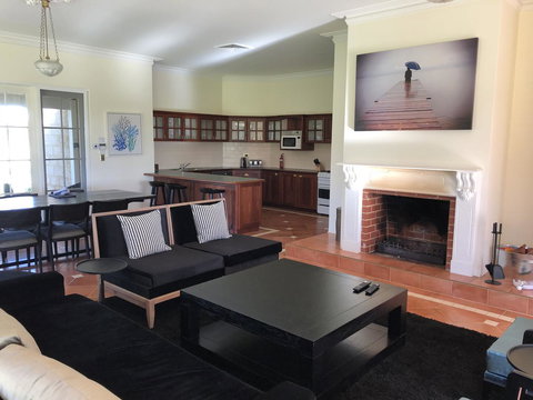 Caves Road Guest Houses - Accommodation Melbourne 8