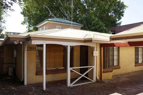 Suffolk House - Accommodation Melbourne 3