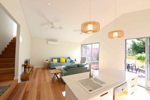 Sunny Blinco Street House - Accommodation Melbourne 4