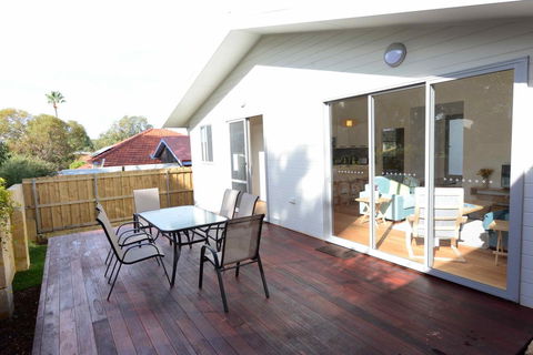 Sunny Blinco Street House - Accommodation Melbourne 11