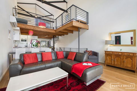 Spacious Central Townhouse - Accommodation Melbourne 2