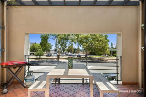 Spacious Central Townhouse - Accommodation Melbourne 9