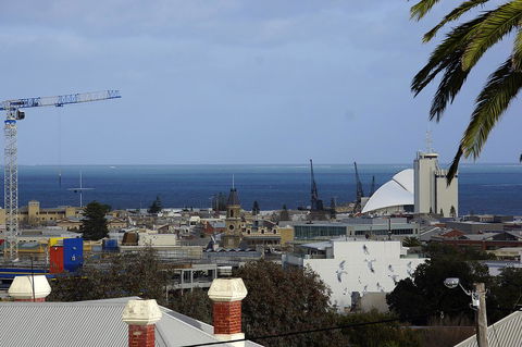 Studio 208 With Ocean Views - Accommodation Melbourne 22