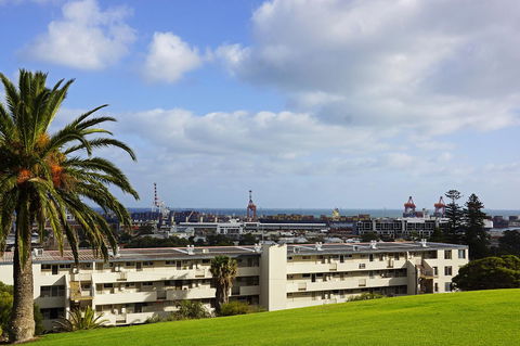 Studio 208 With Ocean Views - Accommodation Melbourne 23