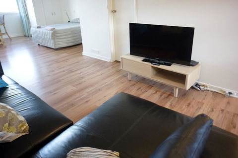 Studio 208 With Ocean Views - Accommodation Melbourne 9