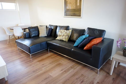 Studio 208 With Ocean Views - Accommodation Melbourne 1