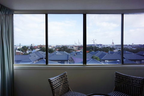 Studio 208 With Ocean Views - Accommodation Melbourne 17