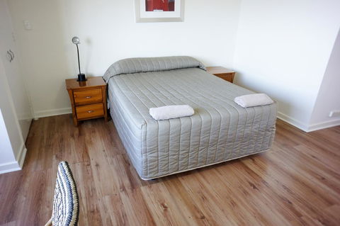 Studio 208 With Ocean Views - Accommodation Melbourne 5