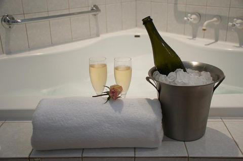 SureStay Hotel By Best Western The Clarence On Melville - Accommodation Melbourne 20