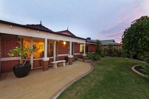 The Entertainer - Accommodation Melbourne 28