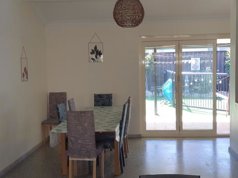 The Entertainer - Accommodation Melbourne 12