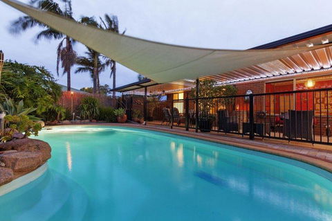 The Entertainer - Accommodation Melbourne 0