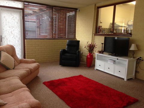 â˜… Stylish Family Home! â˜… - Accommodation Melbourne 3