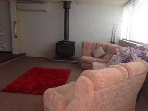 â˜… Stylish Family Home! â˜… - Accommodation Melbourne 5