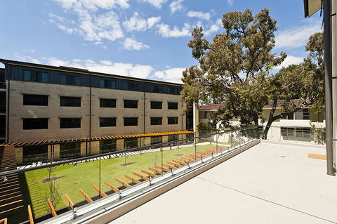 St Catherine\'s On Park - Accommodation Melbourne 8