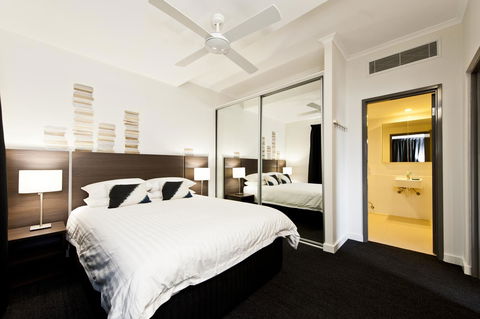 St Catherine\'s On Park - Accommodation Melbourne 14