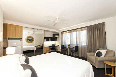 St Catherine\'s On Park - Accommodation Melbourne 4