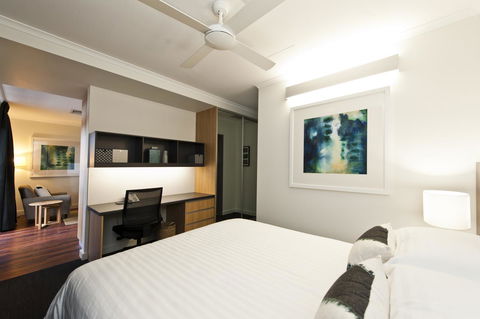 St Catherine\'s On Park - Accommodation Melbourne 2