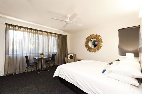 St Catherine\'s On Park - Accommodation Melbourne 11