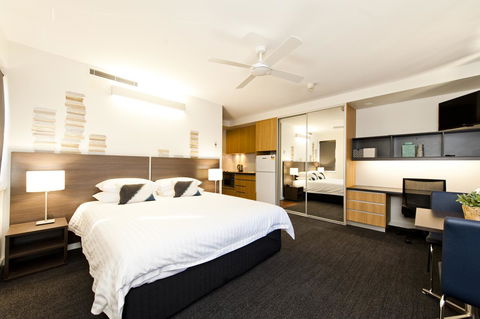 St Catherine\'s On Park - Accommodation Melbourne 19