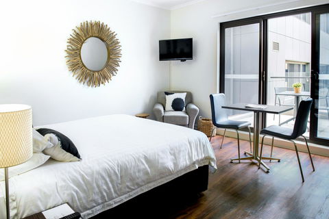 St Catherine\'s On Park - Accommodation Melbourne 15