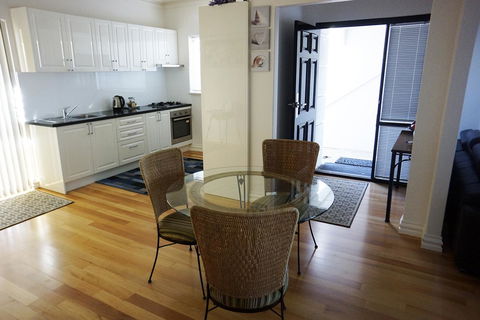 Ada South Fremantle - Accommodation Melbourne 9
