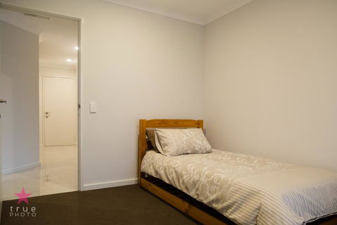 Waterford Guest Suite - Melbourne 4u 8