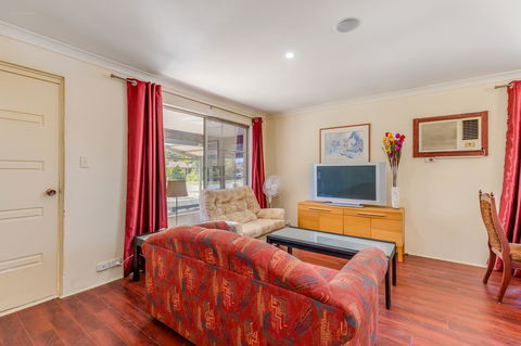 Brilliant, Neat, Convenient, Family-friendly House - Accommodation Melbourne 1