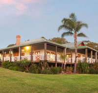 The Farmhouse - Accommodation Melbourne