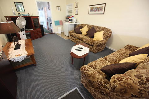 Jacaranda Guest House - Accommodation Melbourne 7