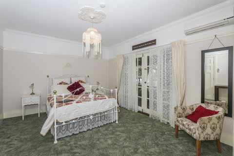 Rosebridge House Bed & Breakfast Adult Retreat - Accommodation Melbourne 9