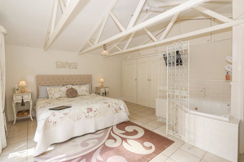 Rosebridge House Bed & Breakfast Adult Retreat - Accommodation Melbourne 5