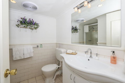 Rosebridge House Bed & Breakfast Adult Retreat - Accommodation Melbourne 6