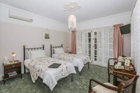 Rosebridge House Bed & Breakfast Adult Retreat - Accommodation Melbourne 19