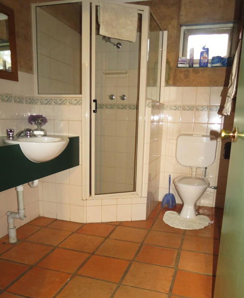 Bentwood Olive Grove Accommodation - Melbourne 4u 17